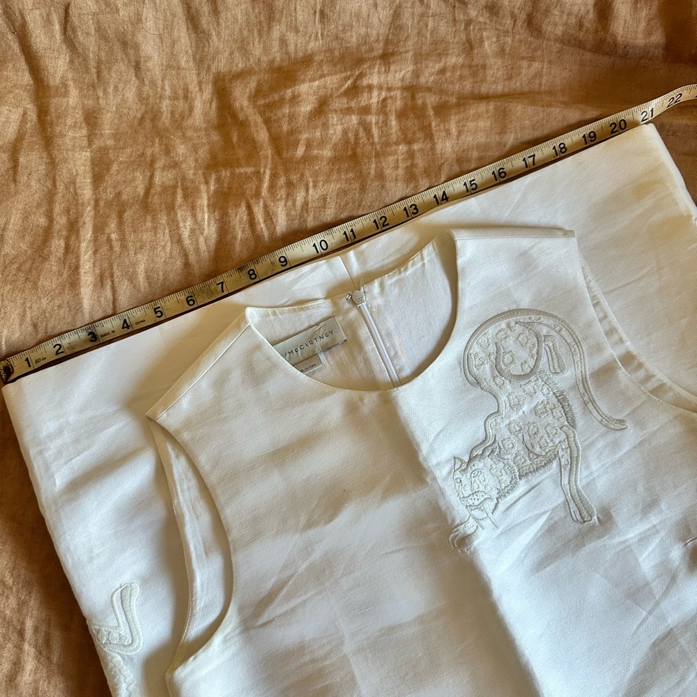 TIGER EMBROIDERY DUCHESS SATIN SHIFT 
DRESS WHITE - Picture 10 of 16